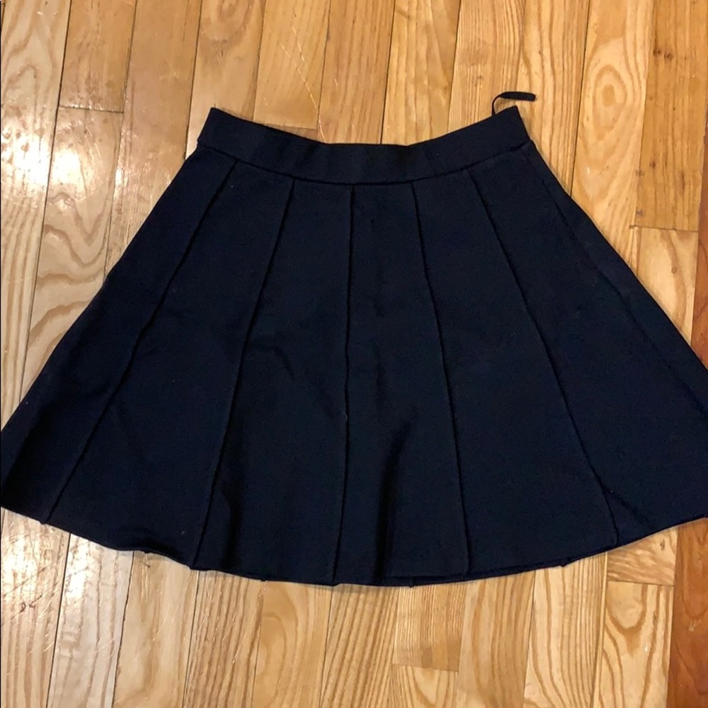 Black pleated skirt size XS